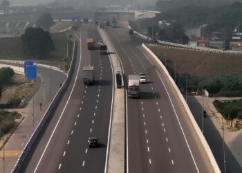 उत्तर प्रदेश को जल्द मिलेंगे 2 नए एक्सप्रेसवे! कानपुर, बाराबंकी समेत 8 जिलों की बदलेगी किस्मत