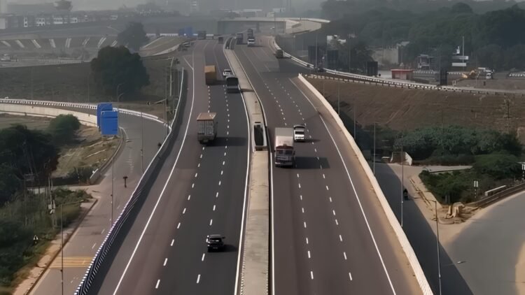 लखनऊ-कानपुर एक्सप्रेसवे के दोनों ओर NHAI लगाएगा हजारों पेड़, लोगों के लिए बनेगा मॉर्निंग वॉक पार्क