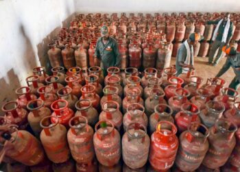 रसोई गैस के दाम बढ़े, ₹29 महंगा हुआ 14.2 किलोग्राम वाला सिलेंडर, तीन महीने में 89 रुपये बढ़ीं कीमतें
