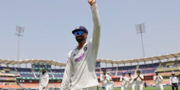 Sunil Gavaskar भी हुए Manav Suthar के मुरीद, 6 Wickets वाले प्रदर्शन को बताया 'शानदार'।
