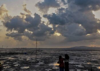 बिहार समेत 12 राज्यों में आंधी-तूफान के साथ भारी बारिश के आसार, यूपी-महाराष्ट्र समेत इन जगहों पर पड़ेगी भीषण गर्मी
