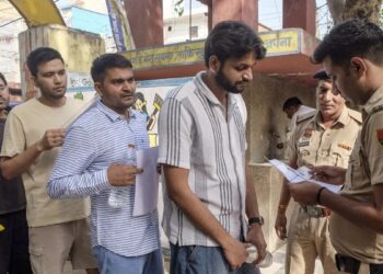NEET Re-Exam: सॉल्वर गैंग का भंडाफोड़, बायोमेट्रिक कंपनी के कर्मियों के साथ मिलकर रचा था पूरा खेल; अब तक 30 गिरफ्तार