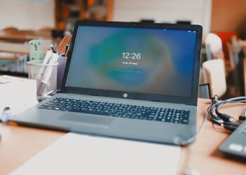 नया Laptop लेने के बाद सबसे पहले क्या करें? जानिए एक्सपर्ट्स की जरूरी सलाह