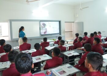 त्रुटि वाली किताबें वापस नहीं लेगी ओडिशा सरकार, क्लास में शिक्षक सुधारेंगे गलतियां