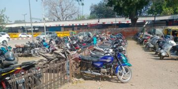 रेल कर्मचारियों के लिए फ्री पार्किंग की सुविधा खत्म, स्टेशन पर काम करने वालों को भी देनी होगी पार्किंग फीस