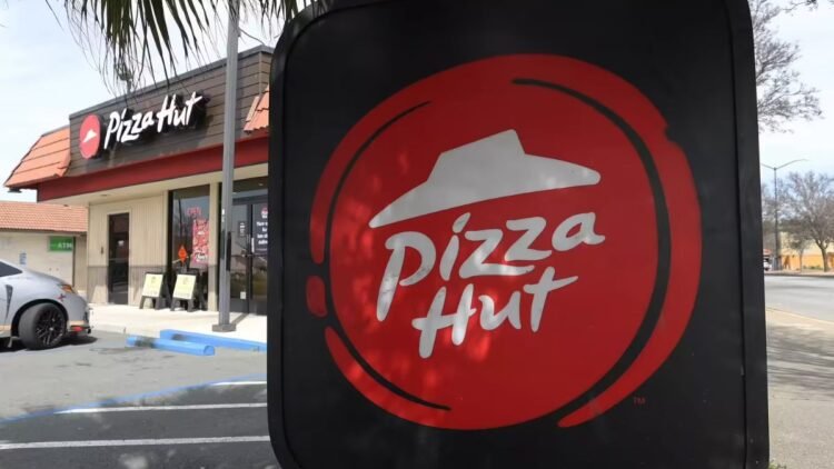 Pizza Hut को 2.7 अरब डॉलर में बेचेगा Yum! Brands, 155 देशों में 63,000 से ज्यादा रेस्टॉरेंट चलाती है कंपनी