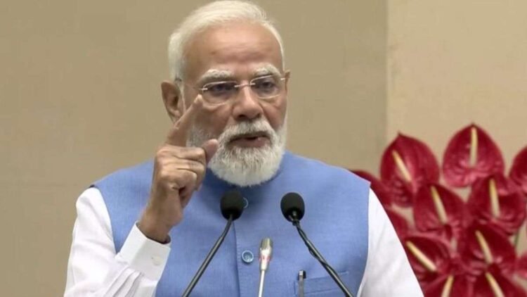 ‘हर किसी को मिलें उम्मीदों के पंख’, 15 लाख लाभार्थियों के खातों में 2400 करोड़ की प्रोत्साहन राशि भेजकर बोले PM मोदी