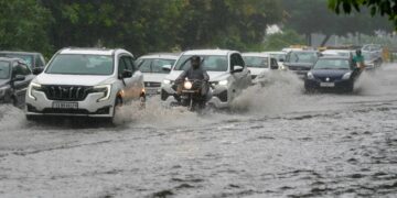 IMD Weather Update: दिल्ली-UP समेत इन राज्यों में आंधी-बारिश का अलर्ट, अगले 7 दिन कैसा रहेगा आपके राज्य का मौसम?