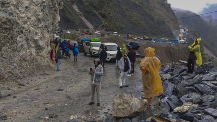 देश के दक्षिण और पूर्वी हिस्से में झमाझम बारिश, राजस्थान में हीटवेव का अलर्ट, जानें कहां पहुंचा मानसून?