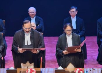 सुप्रीम कोर्ट में 5 नए जजों को CJI ने दिलाई शपथ, वी मोहना बार से सीधे जज बनने वाली दूसरी महिला वकील बनीं