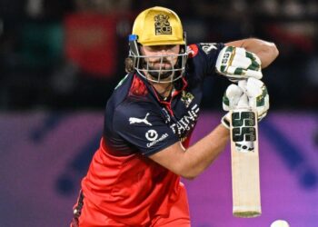अंपायर से भिड़ना Tim David को पड़ा महंगा, मैच फी कटी और अगले IPL सीजन पर लगा बैन