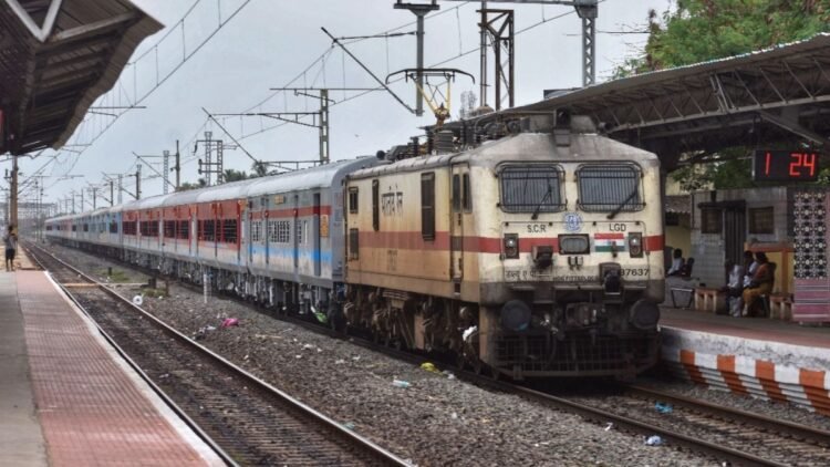 छपरा और मऊ से दिल्ली के लिए चलाई गईं 2 नई ट्रेनें- चेक करें पूरा रूट, स्टॉपेज और समय