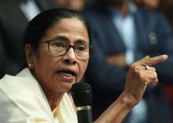 विधायकों में फूट के बाद दिल्ली रवाना हुईं ममता बनर्जी, सांसदों की स्थिति का लेंगी जायजा; INDIA ब्लॉक की होनी है बैठक