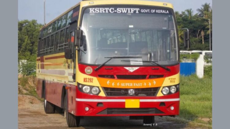 बस तो चुरा ली लेकिन संभाल नहीं पाया, कई मकानों में टक्कर मारने के बाद छोड़कर फरार हो गया चोर