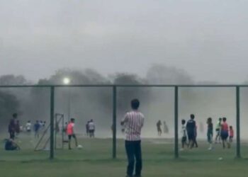 Weather News: दिल्ली-NCR में बदला मौसम, यूपी में आंधी ने मचाई तबाही; जानें कहां तक पहुंचा मानसून