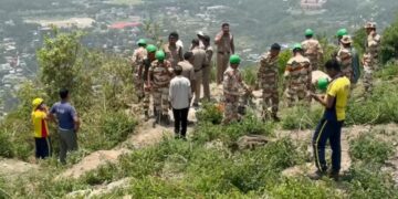 उत्तराखंड के मसूरी में दर्दनाक हादसा: 500 मीटर गहरी खाई में गिरी कार, 4 लोगों की मौत