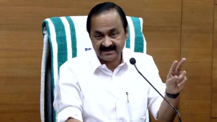 केरल सरकार ने पहली ही कैबिनेट मीटिंग में किया 2 गारंटी लागू करने का फैसला, CM ने किया मुफ्त बस यात्रा का ऐलान; बुजुर्गों के लिए भी बनेगा नया विभाग
