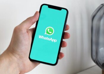 whatsapp new privacy feature text messages disappear after being read