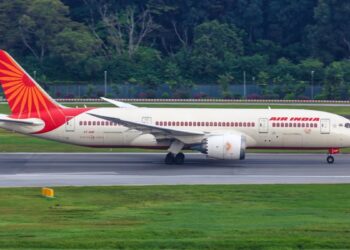 Air India ने यात्रियों को दी राहत! अमेरिका और यूरोप की उड़ानों पर घटाया फ्यूल सरचार्ज, क्या टिकट होंगे सस्ते?