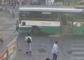 मोबाइल देखते हुए सड़क पार कर रहा था युवक, बस ने कुचला; CCTV में कैद हुई दर्दनाक घटना