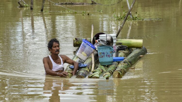 असम में बाढ़ से कैसे हैं हालात? मृतकों का आंकड़ा बढ़कर 66 हुआ, 6.50 लाख से ज्यादा लोग प्रभावित