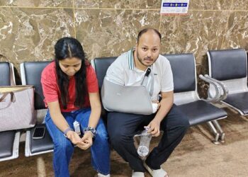 बेंगलुरु ट्रैफिक पुलिस ने गवर्नर के काफिले के बीच बेहोश महिला ड्राइवर की जान बचाई, जानें आखिर हुआ क्या था