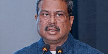 धर्मेंद्र प्रधान के इस्तीफे पर बॉलीवुड का रिएक्शन:प्रकाश राज बोले- आपने सरकार को घुटनों पर ला दिया'; वीर दास ने कहा- अब जश्न मनाइए