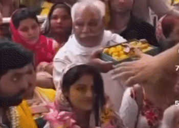 वृंदावन में VIP ट्रीटमेंट के आरोपों पर भड़कीं दीपिका सिंह:इन्फ्लुएंसर से बोलीं- व्यूज के लिए भक्तों की भावनाओं से खिलवाड़ न करें