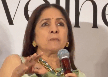 'बेटी पढ़ाने से पहले दादा-दादी और नाना-नानी को पढ़ाना पड़ेगा':एक्ट्रेस नीना गुप्ता बोलीं- लड़कियों की जिंदगी नहीं बदली, 98% घरों में आज भी घूंघट