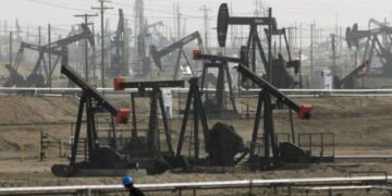 कच्चे तेल की कीमतों में 7% तक की भारी गिरावट, मिडिल-ईस्ट में तनाव कम होने से गिरे भाव