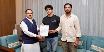 जेपी नड्डा से मिला कॉकरोच जनता पार्टी का डेलिगेशन, रखीं 3 शर्तें