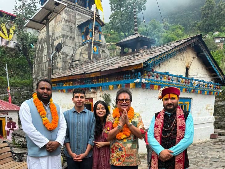 तारक मेहता के निर्माता असित मोदी त्रियुगीनारायण मंदिर पहुंचे:पुत्र के विवाह के लिए पौराणिक स्थल देखने आए, शिव-पार्वती विवाह स्थल पर की विशेष पूजा