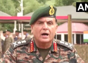 ‘मरना सभी को है तुम भले मरे, करके नमक हलाल लड़ते हुए गिरे’, कारगिल विजय दिवस पर भारतीय सेना प्रमुख जनरल धीरज सेठ ने सुनाई कविता
