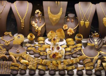 सोने के खरीदार हुए गायब! अप्रैल-जून में 6% घटी गोल्ड डिमांड, ऊंची कीमतों और बढ़ी ड्यूटी ने बिगाड़ा खेल