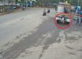महिला को पीछे से मारी टक्कर, उछलकर सीधे ट्रक के नीचे समा गई; CCTV में कैद हुआ हादसा