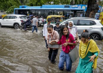 आज आपके इलाके में बारिश होगी या नहीं? मौसम विभाग ने कई राज्यों में जारी किया अलर्ट, पढ़ें अपडेट