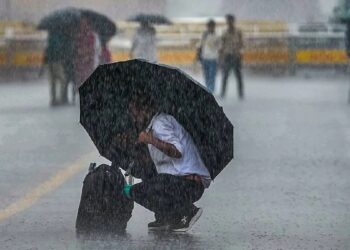 मौसम विभाग ने जारी किया 18 राज्यों में भारी बारिश का अलर्ट, दिल्ली, यूपी और अन्य राज्यों में कैसा रहेगा मौसम? यहां जानें