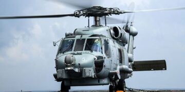 भारत को अमेरिका ने सौंपा 1 और MH-60R Seahawk, इस हेलीकॉप्टर ने ऑपरेशन सिंदूर में भी दिखाया था दम, जानें खूबियां