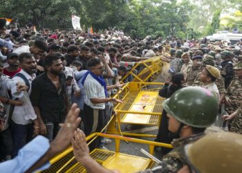जंतर-मंतर के जिन प्रदर्शनकारियों पर FIR हो चुकी है, अब उन्हें वापस कैसे लें? क्या है कानूनी प्रक्रिया? स्टेप-बाय-स्टेप समझिए