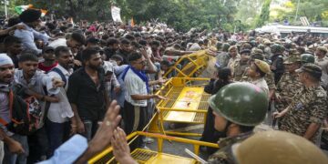 जंतर-मंतर के जिन प्रदर्शनकारियों पर FIR हो चुकी है, अब उन्हें वापस कैसे लें? क्या है कानूनी प्रक्रिया? स्टेप-बाय-स्टेप समझिए