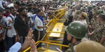 PM Modi के खिलाफ जंतर-मंतर पर अश्लील टिप्पणी मामले में बड़ी कार्रवाई, युवती पर FIR दर्ज