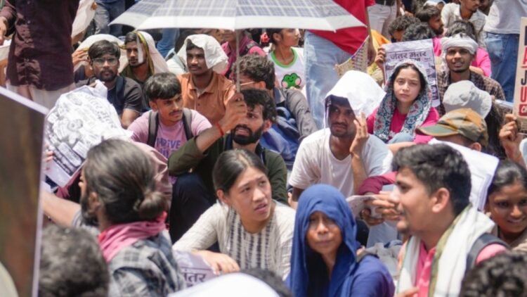 LIVE: दिल्ली के 17 मेट्रो स्टेशन बंद, छात्रों के प्रदर्शन के बीच CJP नेताओं से आज सरकार के प्रतिनिधि करेंगे बातचीत