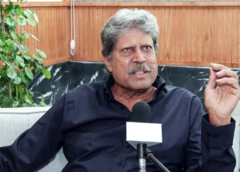 Rohit-Kohli की जगह पक्की नहीं, Kapil Dev का बड़ा बयान: प्रदर्शन ही तय करेगा Team India में भविष्य