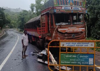 उत्तर कन्नड जिला में भीषण हादसा, ट्रक और क्रूजर के बीच टक्कर में 6 लोगों की मौत, 3 घायल