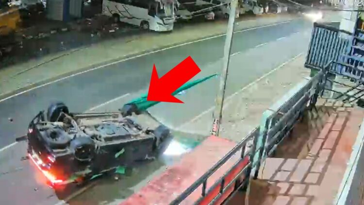 केरल में कार की टक्कर से भयानक हादसा, उलट-पलटकर दूर तक घिसटती गई इनोवा कार; सामने आया वीडियो