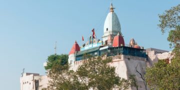 हरिद्वार के मंसा देवी मंदिर में नया नियम, पुजारी और कर्मचारी अब पहनेंगे बिना जेब वाले कुर्ते