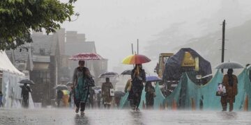 दिल्ली में बारिश से बदला मौसम, हिमाचल-उत्तराखंड में रेड अलर्ट, पढ़ें अन्य राज्यों का मौसम अपडेट्स