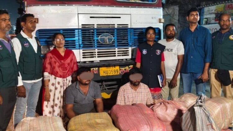 हैदराबाद में पकड़ा गया 10 बोरी भरकर गांजा, लॉरी में ओडिशा से पुणे ले जा रहे थे तस्कर; EAGLE फोर्स ने दबोचे 2 स्मगलर