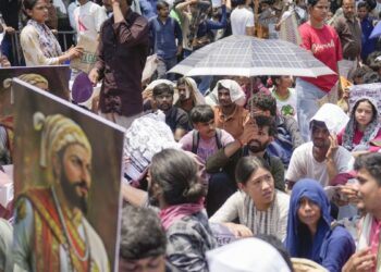 सरकार ने दिया बातचीत का प्रस्ताव, CJP ने किया खारिज, NEET पेपर लीक को लेकर आंदोलन जारी: सूत्र