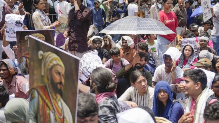 सरकार ने दिया बातचीत का प्रस्ताव, CJP ने किया खारिज, NEET पेपर लीक को लेकर आंदोलन जारी: सूत्र